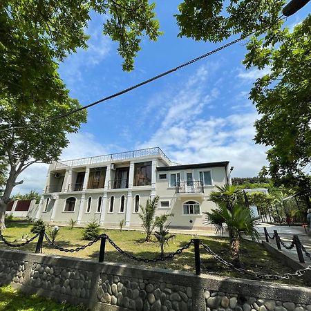 Aparthotel House On Moryakov 55 à Chakvi Extérieur photo