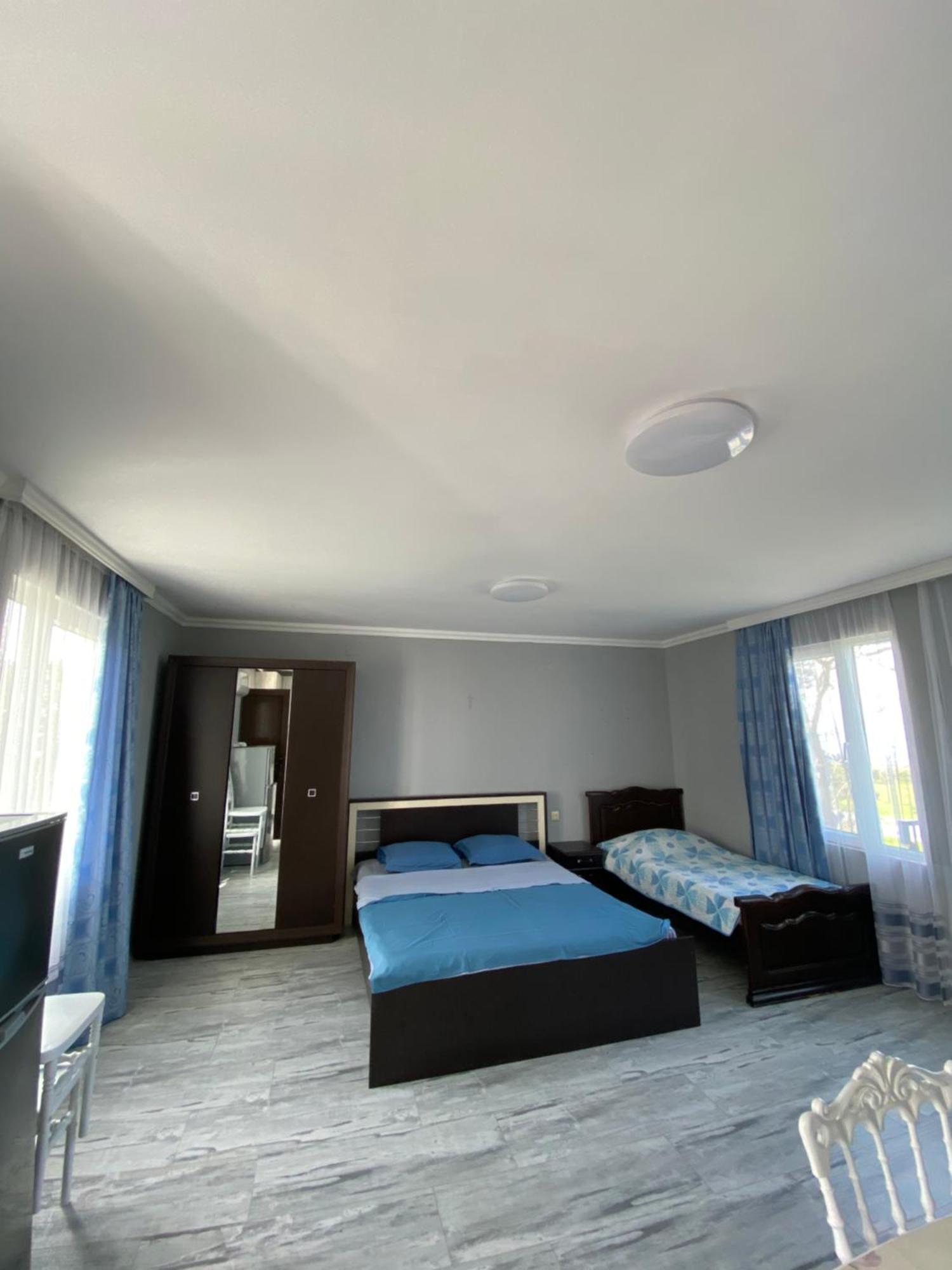 Aparthotel House On Moryakov 55 à Chakvi Chambre photo