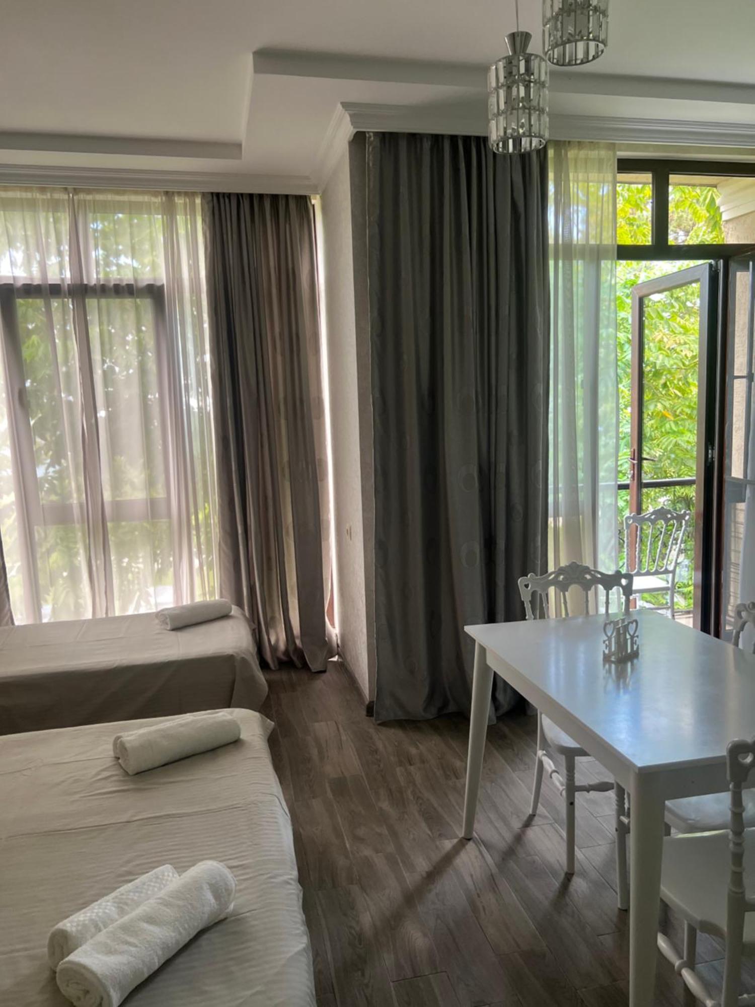 Aparthotel House On Moryakov 55 à Chakvi Extérieur photo